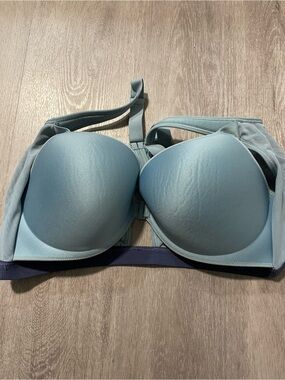 102 Victoria's Secret Light Blue Padded Wireless Bra